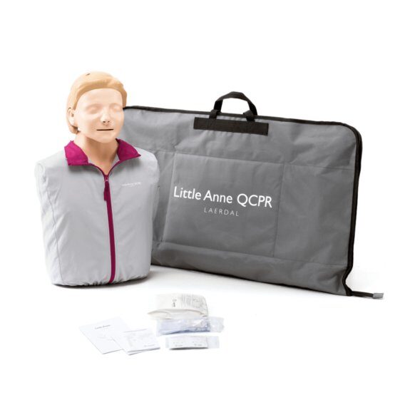 Manequim Little ANNE QCPR para aumentar a eficiência, mantendo a qualidade do treino de RCP. Uma solução para treino de SVB de qualidade.