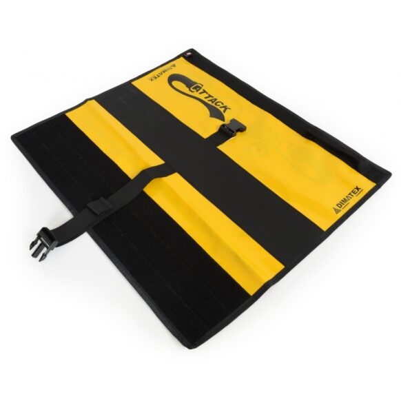 Porta mangueiras ATTACK 45-70 concebido para bombeiros. Com um diâmetro de 45 e 70. Prático, com um fecho de velcro e aperto por correia de abertura rápida.